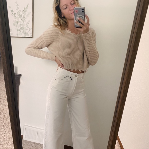 Zara Pants - Zara white crop jeans / culotte